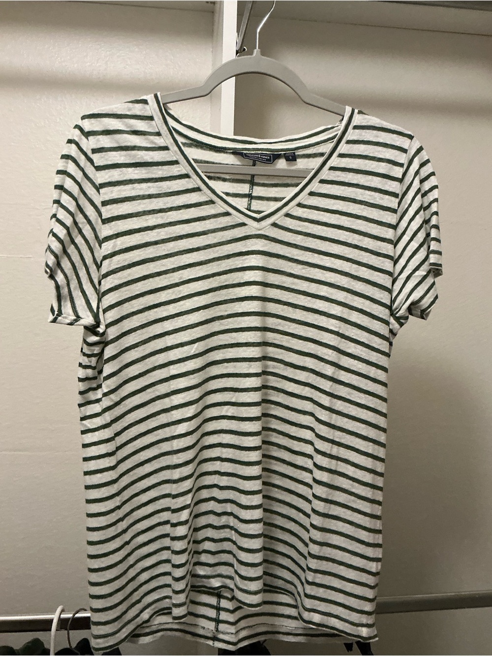 Vineyard Vines Striped V‑Neck Tee in Green and White